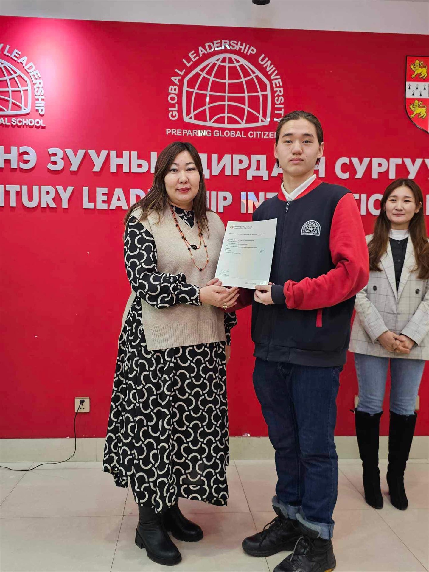 IGCSE гэрчилгээ гардуулах ёслол